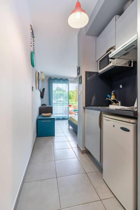 Flamboyant - Studio 2 Personnes Avec Lit De Qualite Hoteliere Separable Pour Couple Ou Amis Avec Tres Belle Terrasse A 12 Min A Pied Ou 4 Min En Voiture Du Lagon De L'Ermitage - St Gilles Les Bains 拉萨尔勒班 外观 照片