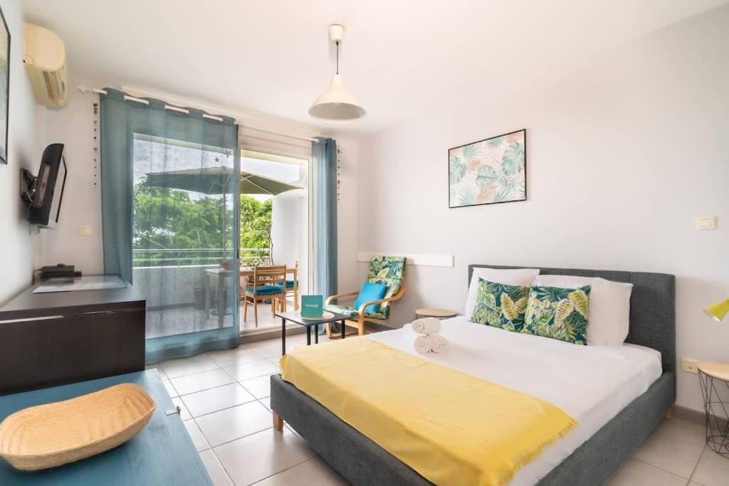 Flamboyant - Studio 2 Personnes Avec Lit De Qualite Hoteliere Separable Pour Couple Ou Amis Avec Tres Belle Terrasse A 12 Min A Pied Ou 4 Min En Voiture Du Lagon De L'Ermitage - St Gilles Les Bains 拉萨尔勒班 外观 照片